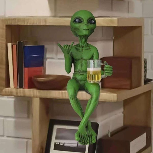green Statue Beer Drinking Alien Sculpture Home Decor Ornaments Resin Novelty Collectibles Funny Desktop Decoration 26L0202