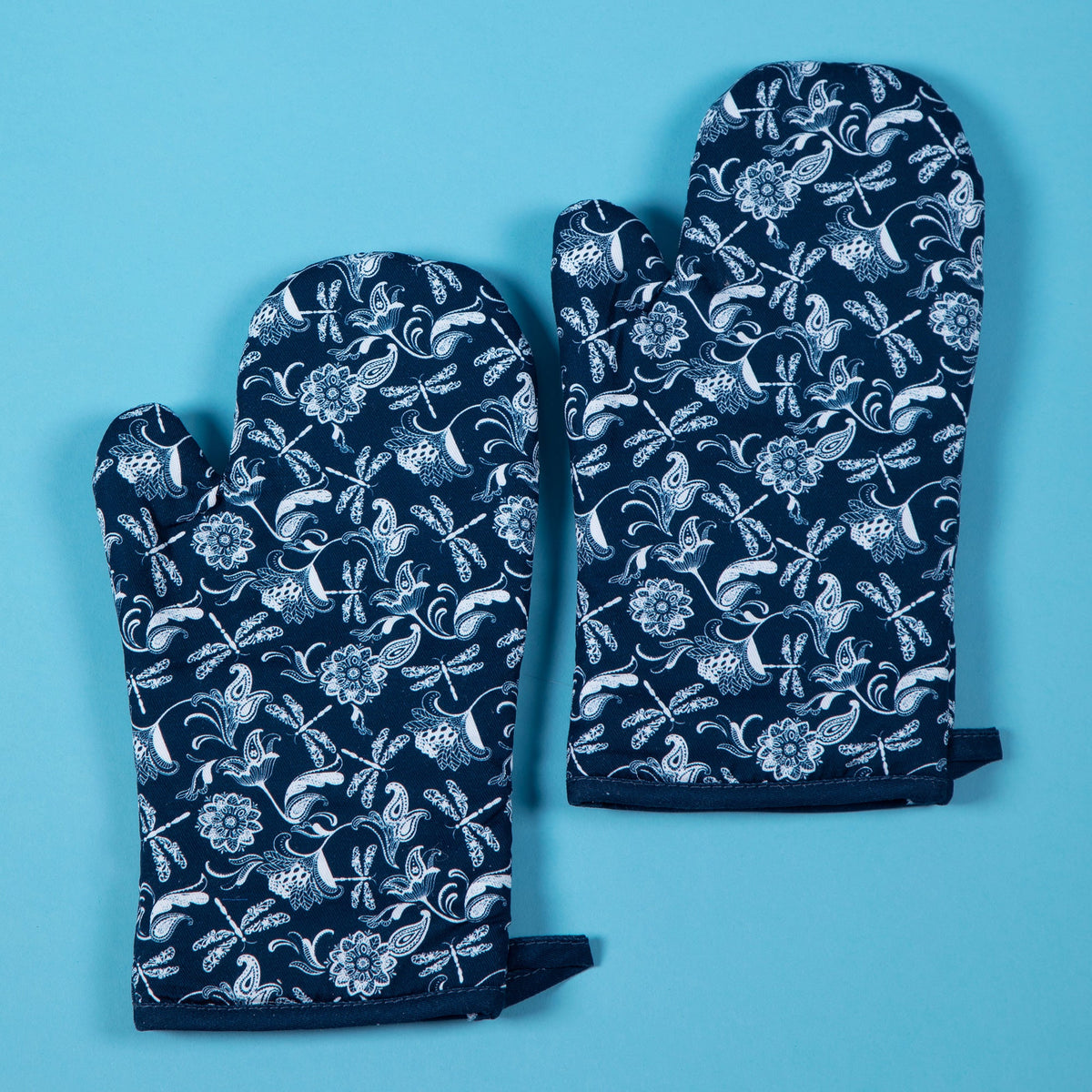 Distinctly Designed Oven Mitts - Set of 2