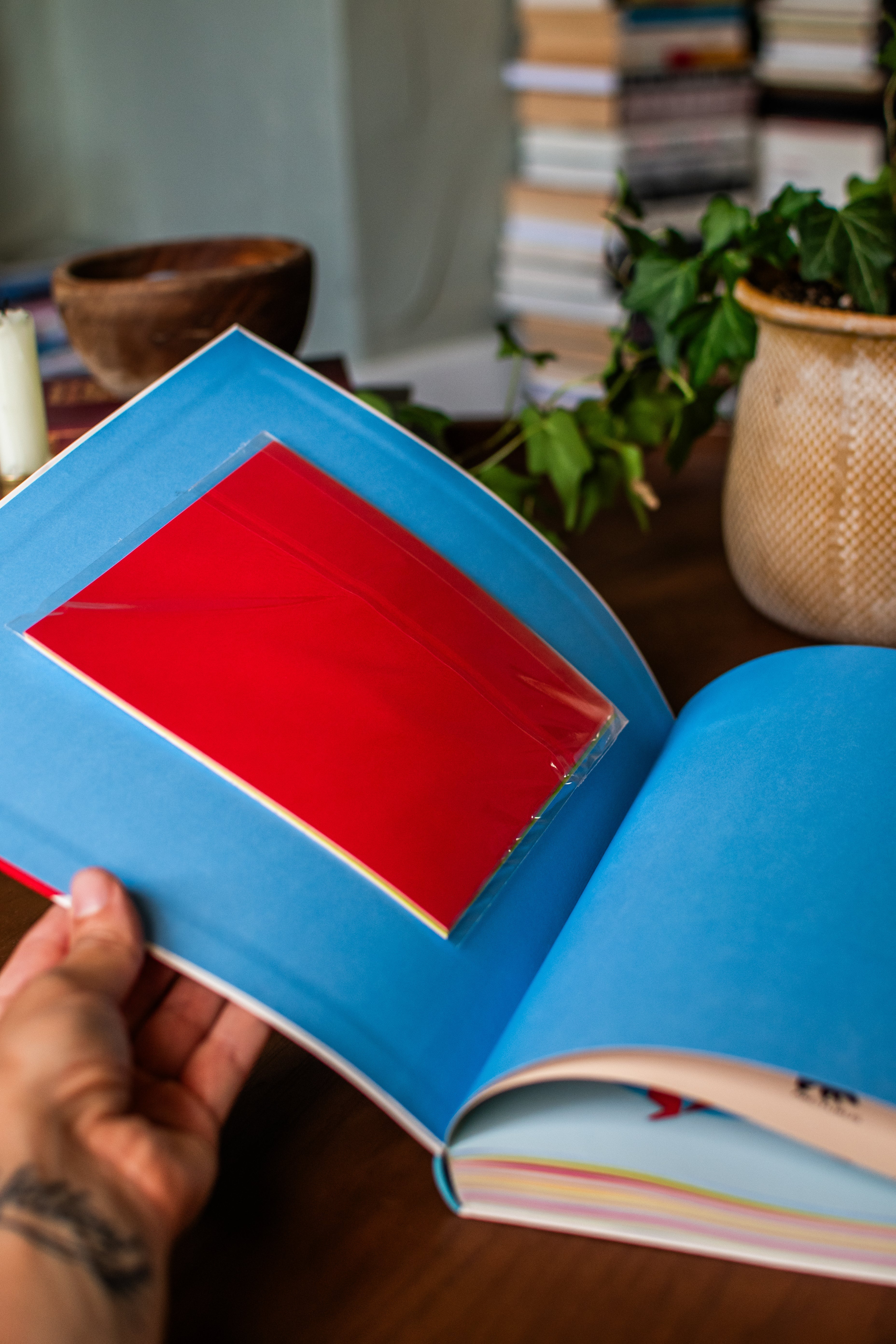 Incredible Origami: 95 Amazing Paper-Folding Projects, Includes Origami Paper