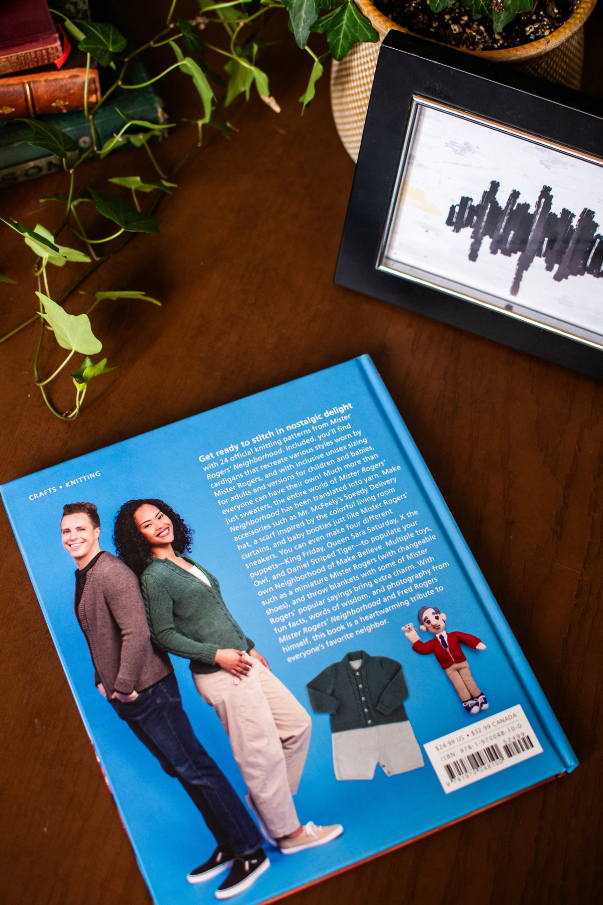 Mister Rogers' Neighborhood: Knitting the Neighborhood: Official Knitting Patterns from Mister Rogers' Neighborhood
