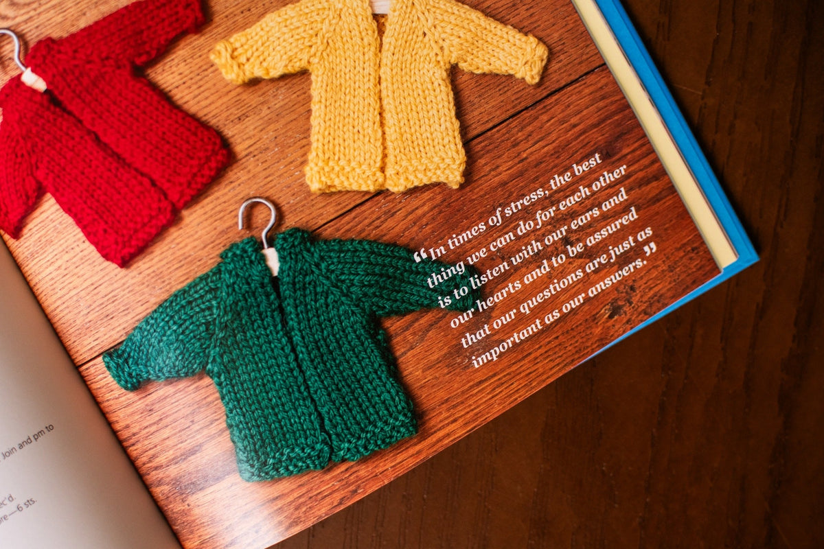 Mister Rogers' Neighborhood: Knitting the Neighborhood: Official Knitting Patterns from Mister Rogers' Neighborhood