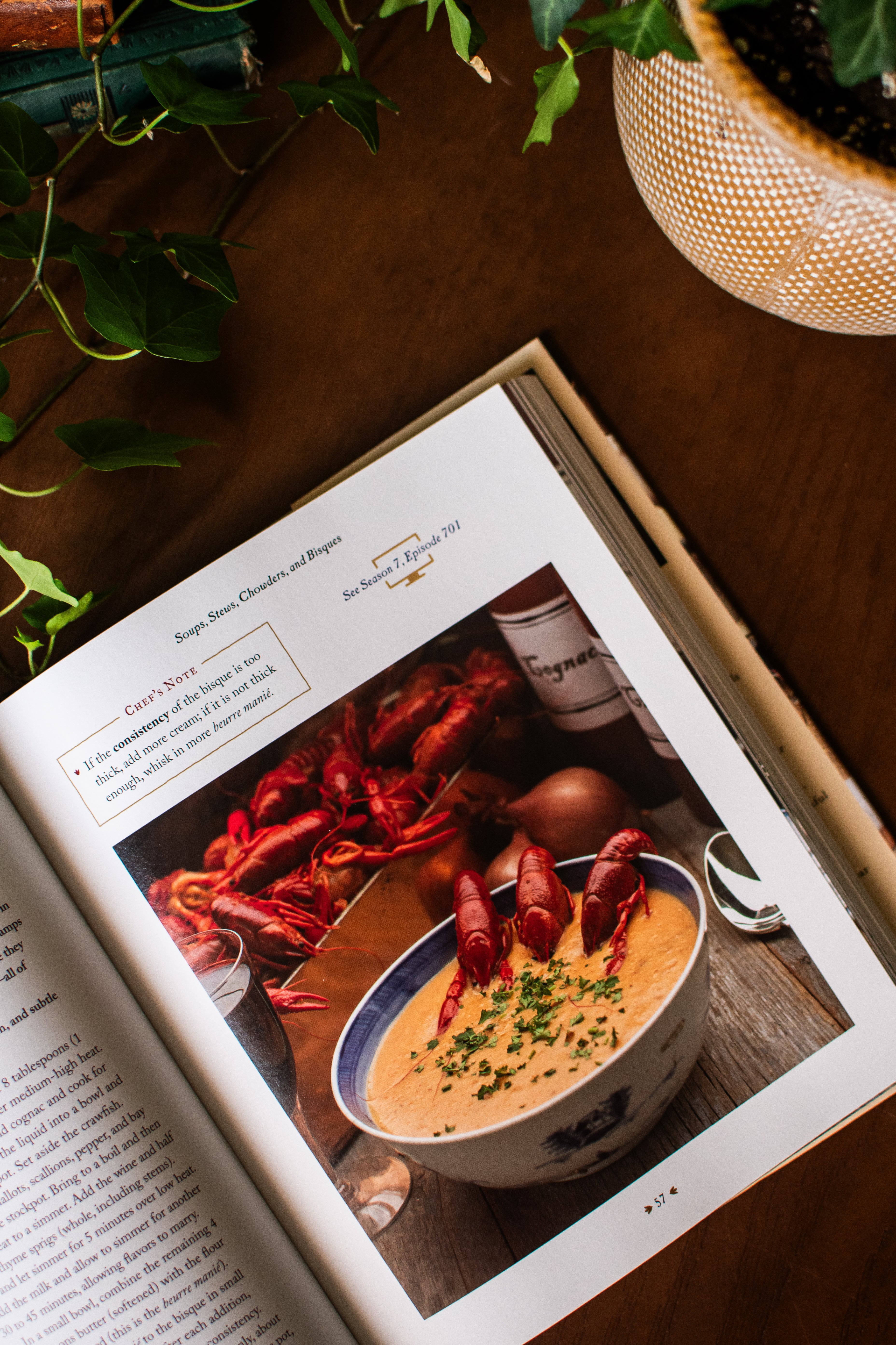 A Taste of History Cookbook: The Flavors, Places, and People That Shaped American Cuisine