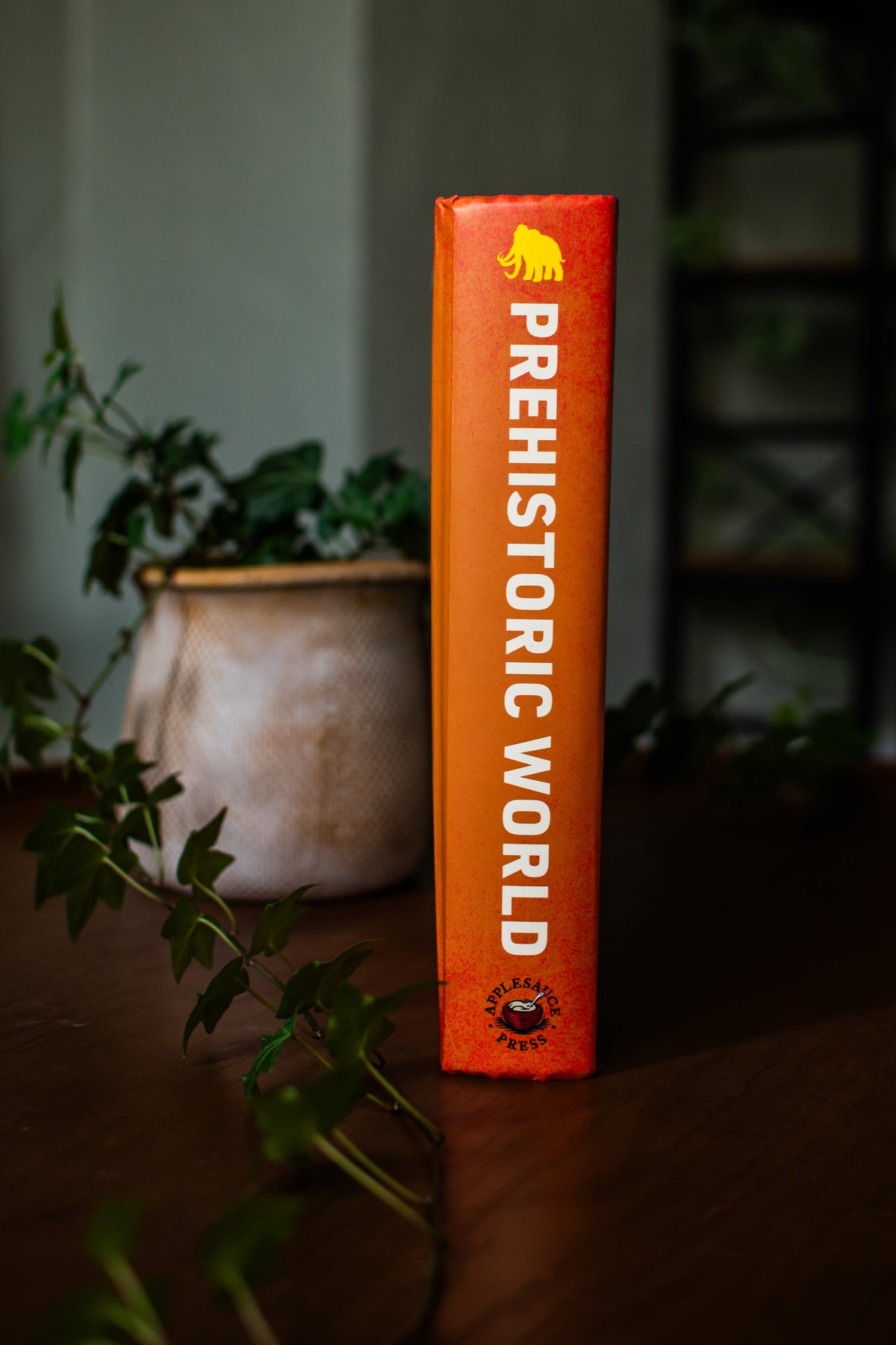 Prehistoric World: Over 1,200 Incredible Mammals and Discoveries from the Mesozoic and Cenozoic