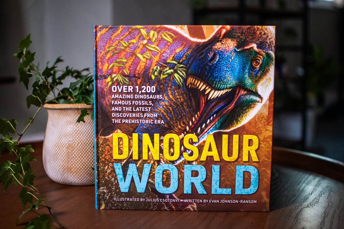 Dinosaur World: Over 1,200 Amazing Dinosaurs, Famous Fossils, and the Latest Discoveries from the Prehistoric Era