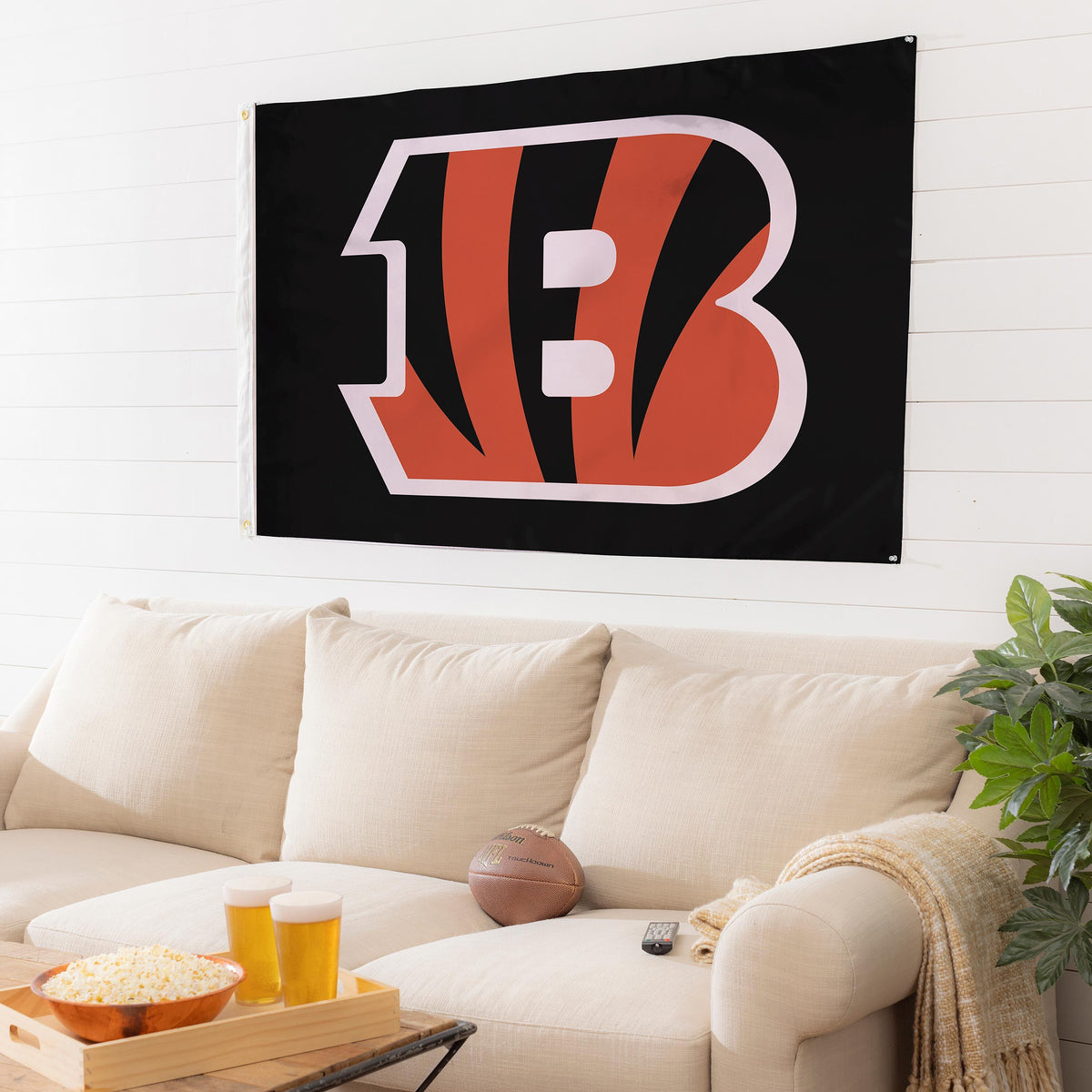 Cincinnati Bengals Single Sided Flag with 2 Grommets, 3'x5'