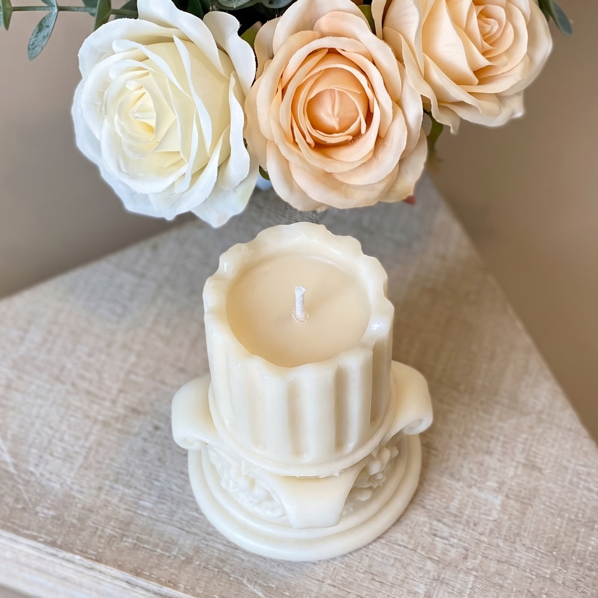 Romano Pillar Sculpture Candle – Hand-Poured Soy Wax | Ivory & Brown