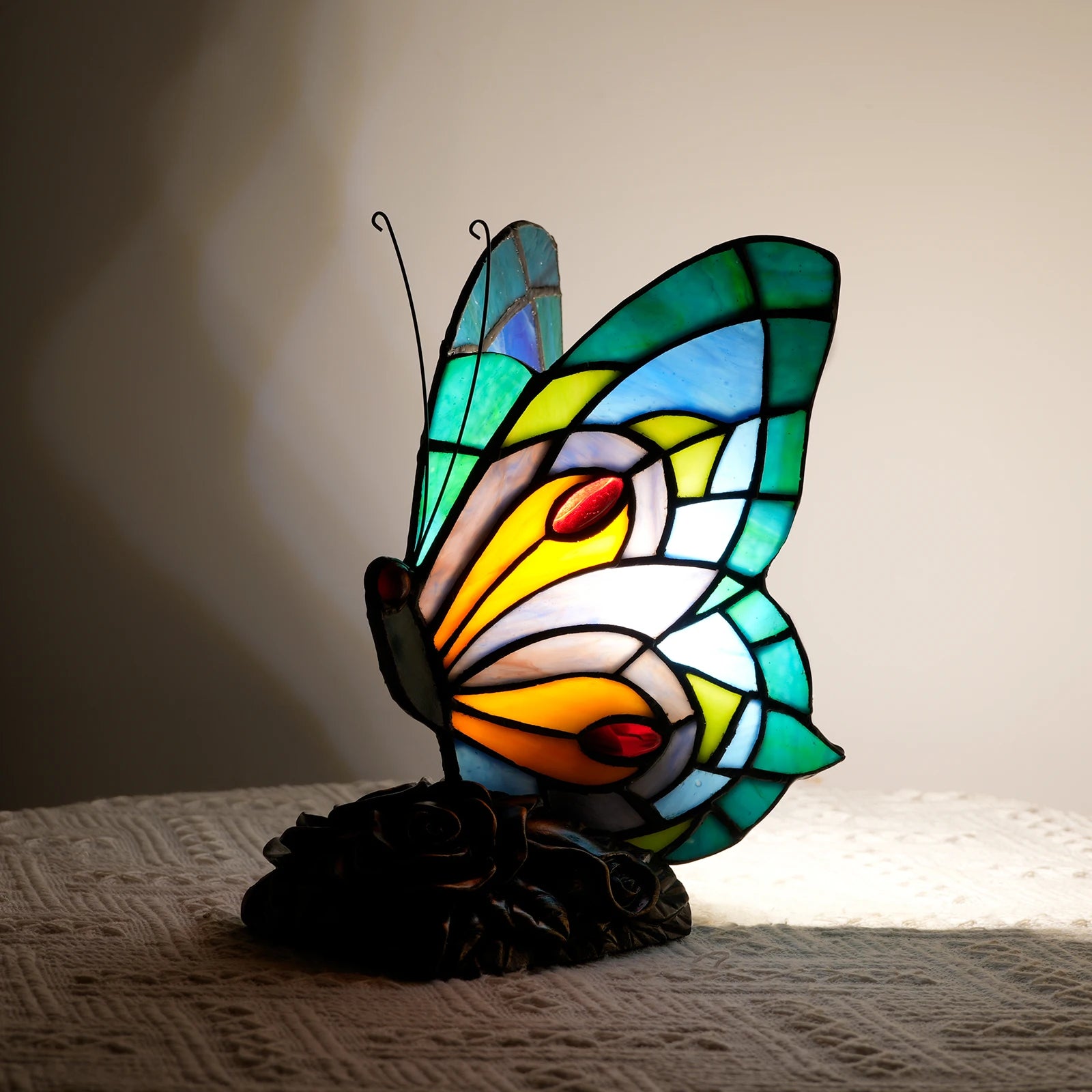 Modern Table Lamps Mediterranean Butterfly Retro Stained Glass Desk Lamp for Bedroom Bedside Vintage Living Room Light Fixtures