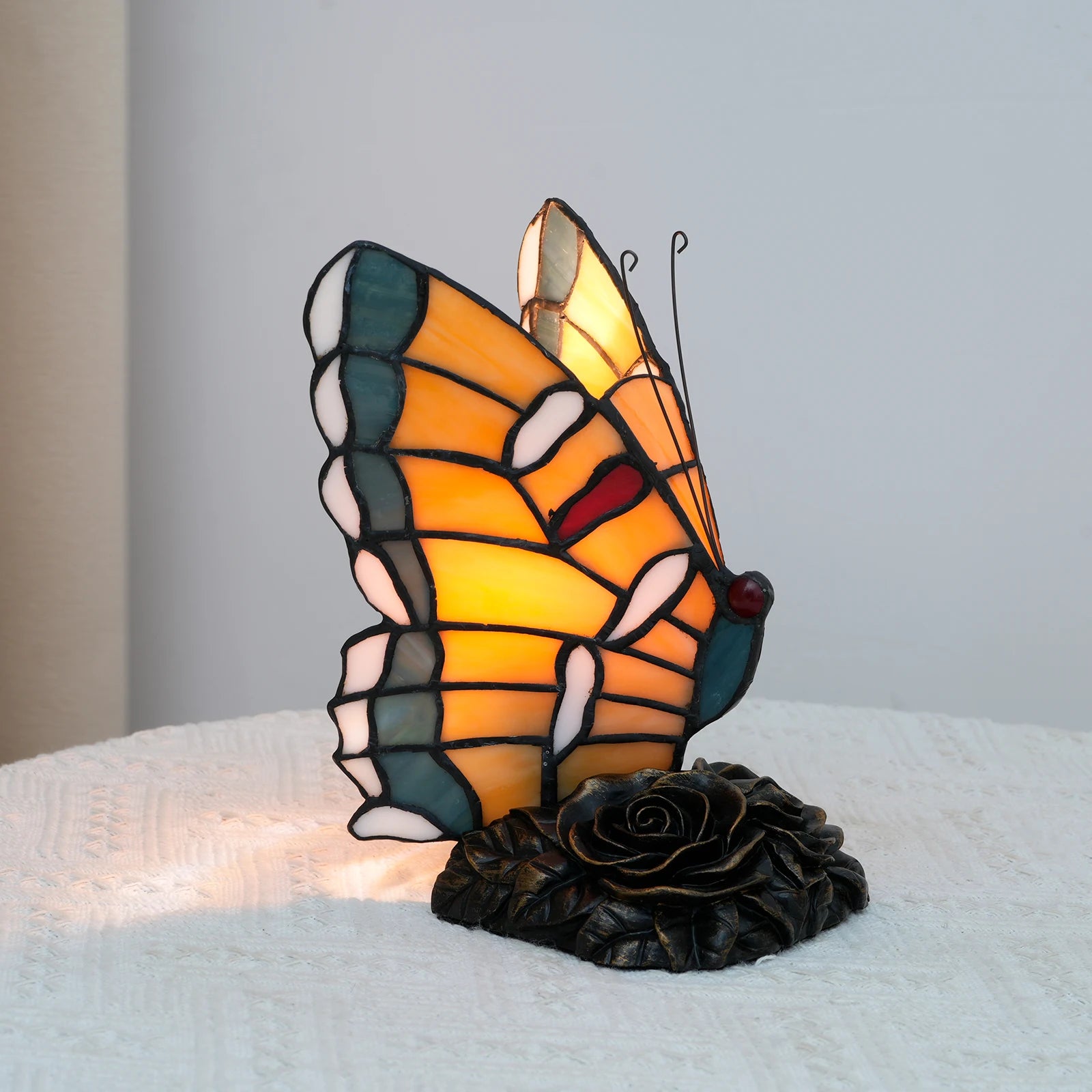 Modern Table Lamps Mediterranean Butterfly Retro Stained Glass Desk Lamp for Bedroom Bedside Vintage Living Room Light Fixtures