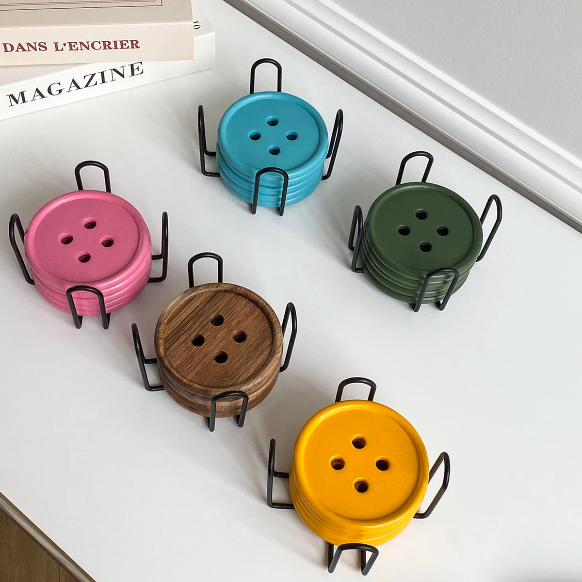 6-Piece Original Colorful Button Coaster Set with Cross-Shaped Iron Rack Coaster Holder, Dopamine Round Wooden Coasters, Exquisite Coffee Cup Holders, Suitable for Home Decor Coasters, Decorative Coasters for Restaurants, Hot