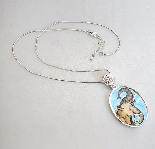 Elephant Trunks Silver Plated Mother of Pearl Jewelry Necklace - 44017