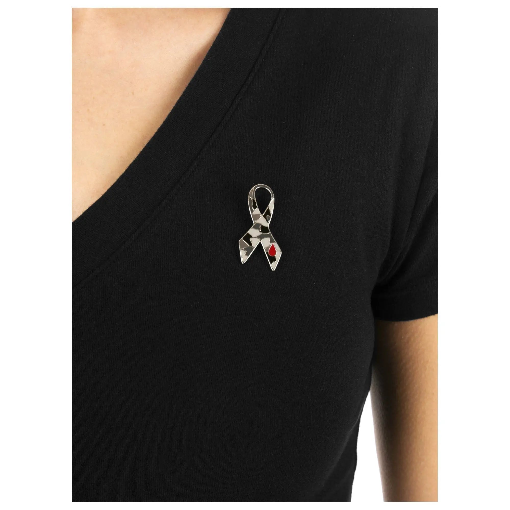 Silver ribbon diabetes army pin with camouflage pattern and small red accent for diabetes awareness