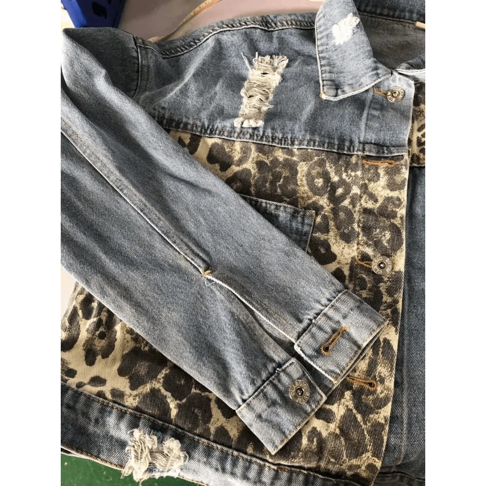 Lavish Style Winter Long-sleeved Jacket Denim Trendy Leopard Print Stitching Lapel Short Jacket For Women And Girls