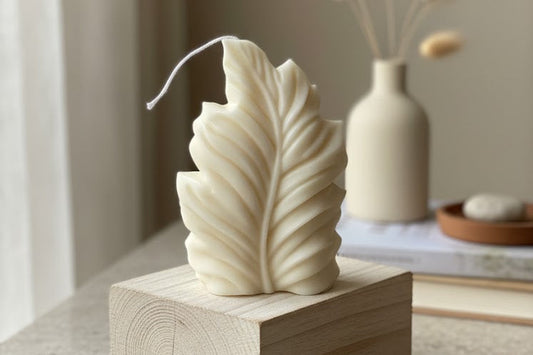 Minimalist Feather Sculpture Candle – Hand-Poured Soy Wax | 10 Scents