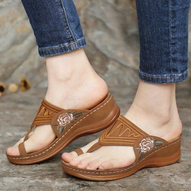 Retro Summer Women's Shoes Vintage Thick Heel Womens Sandals Lightweight Shoes For Women Open Toe Sandals Beach Flats Flip Flops Cross-Band Summer Hollow Out Flower Sandals
