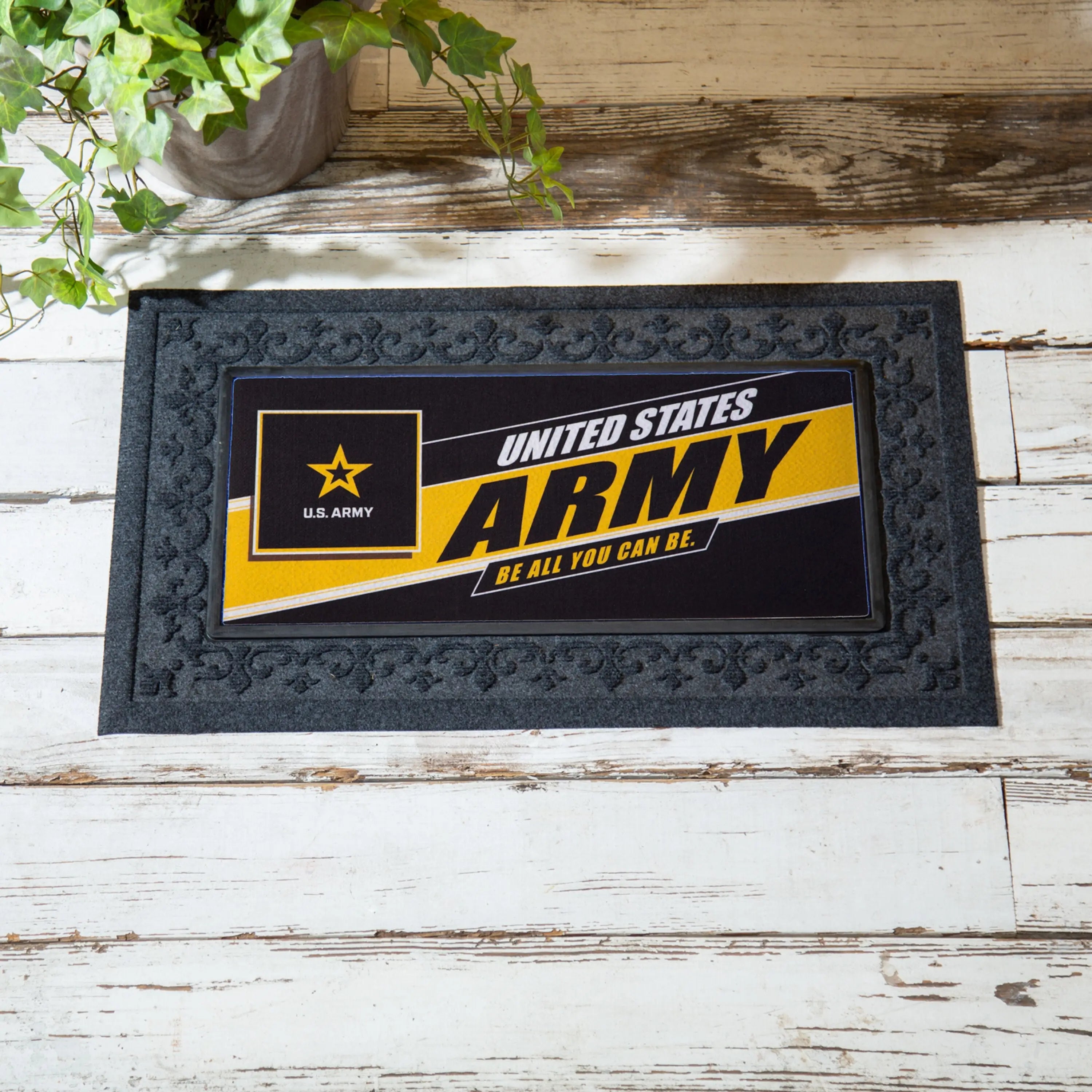 Black rubber army sassafras mat doormat with central rectangular design featuring the U.S. emblem